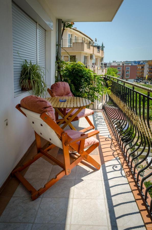Kalypso Hotel Primorsko Bagian luar foto