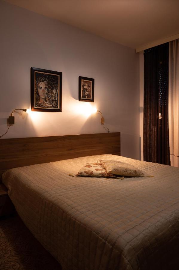 Kalypso Hotel Primorsko Bagian luar foto