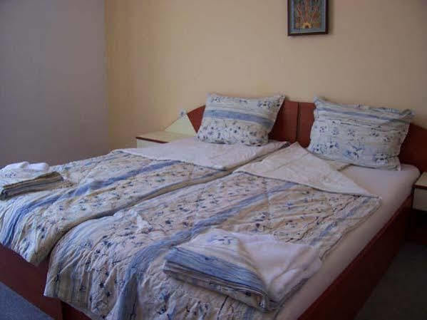 Kalypso Hotel Primorsko Bagian luar foto